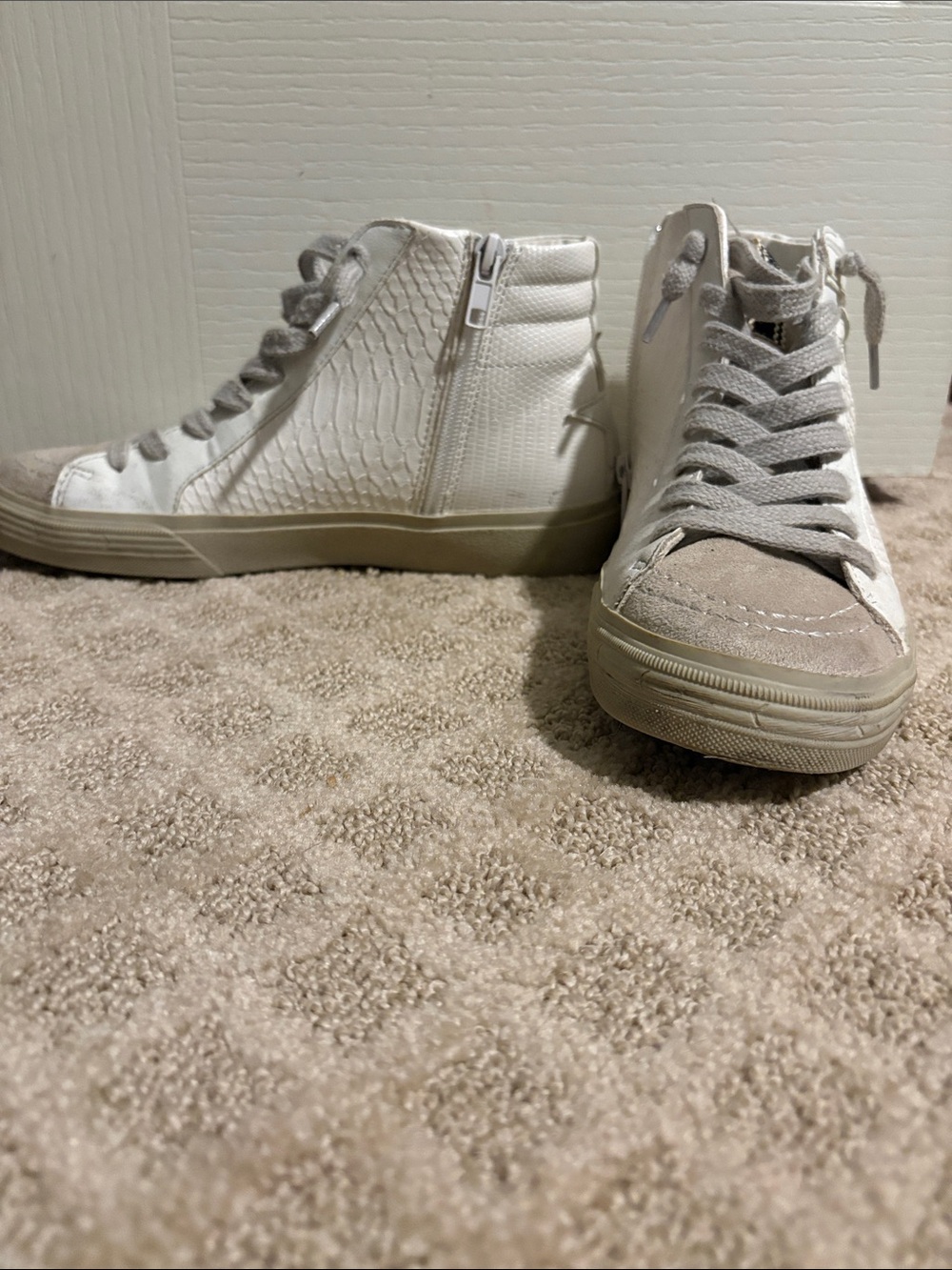 Shu shop Women's High-Top Sneakers in White and Taupe